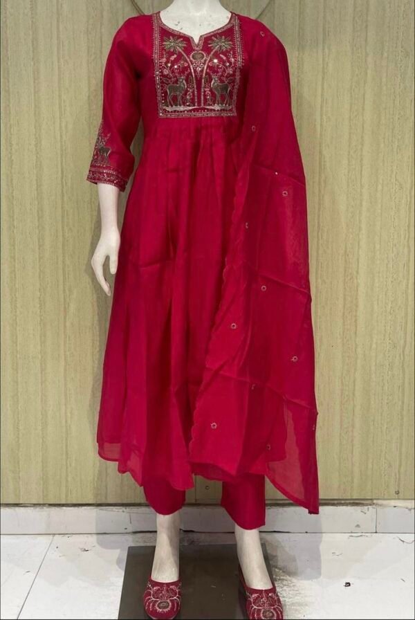 mul chanderi suit set with  Handwork jutti set