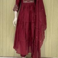 mul chanderi suit set with  Handwork jutti set