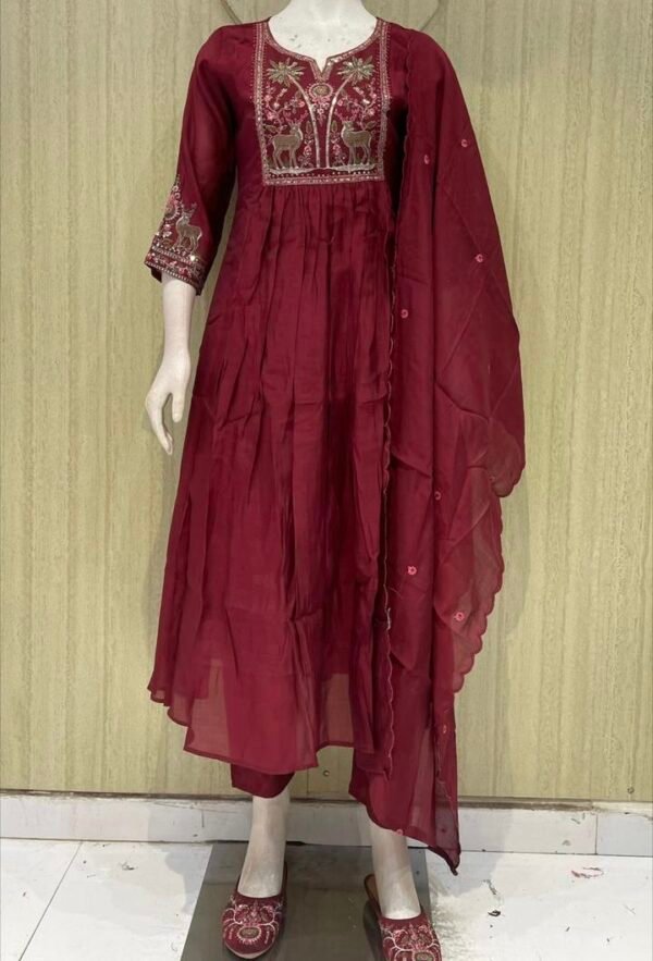 mul chanderi suit set with  Handwork jutti set